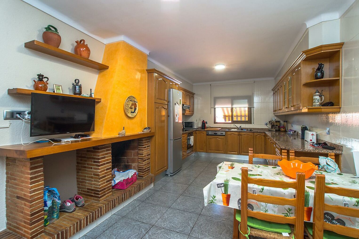 A superbly presented villa in the heart of the beautiful pueblo of Castell  d'Aro.