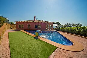 Four bedroom Villa with beautiful sea views near the centre of Platja d'Aro