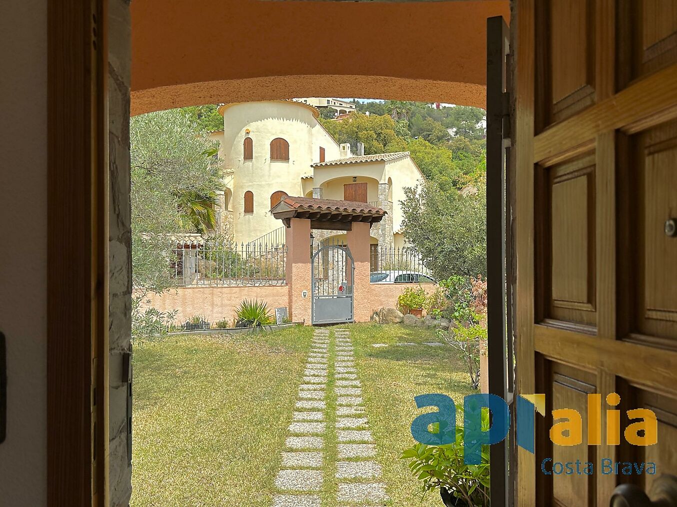 Spacious villa in Calonge