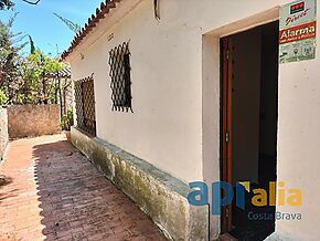 House to renovate in Calonge