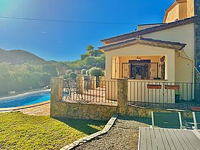 Bonica casa amb piscina en venda a Calonge