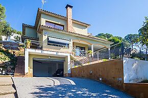 Modern villa in Calonge