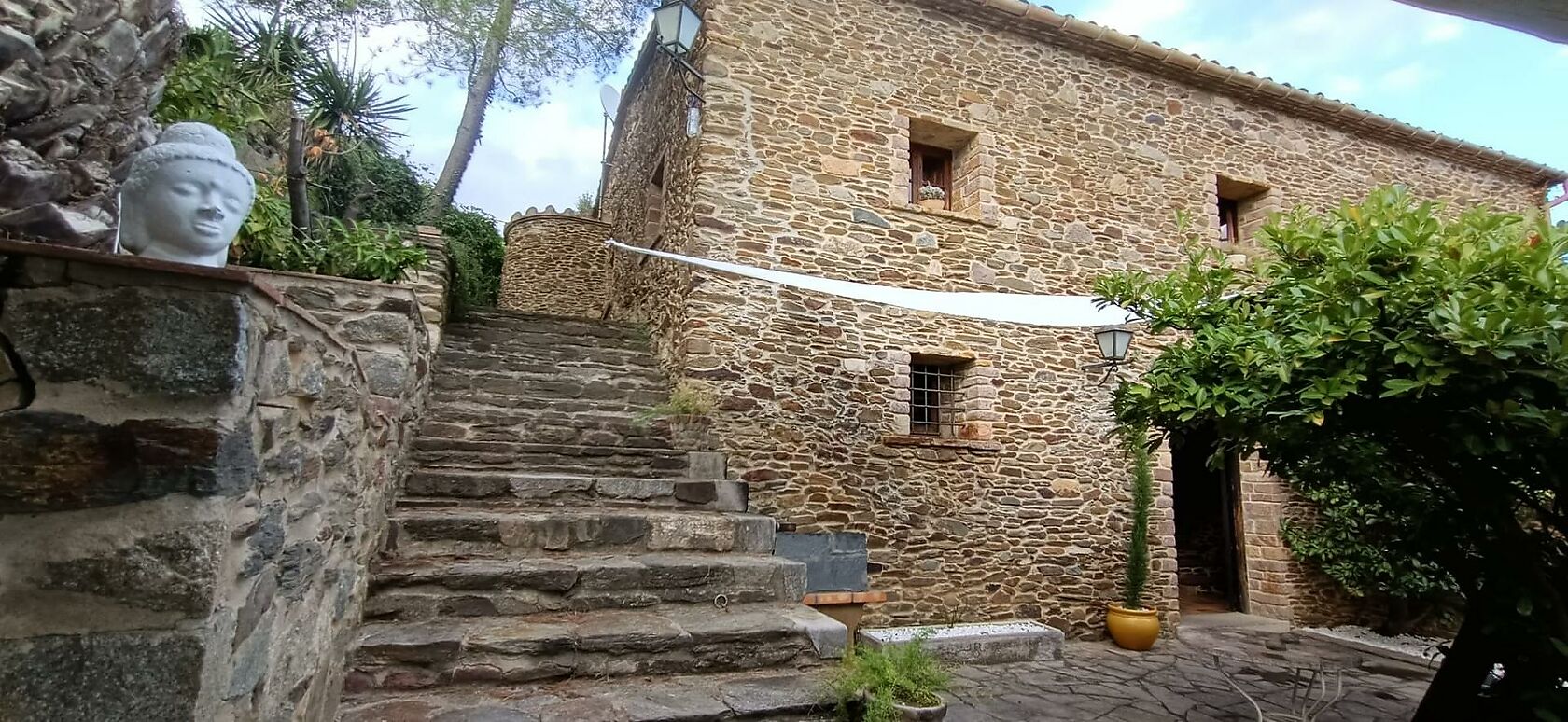 Preciosa masia restaurada