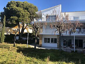 Grande maison de ville spacieuse et rénovée à S'Agaró, à quelques pas de la mer