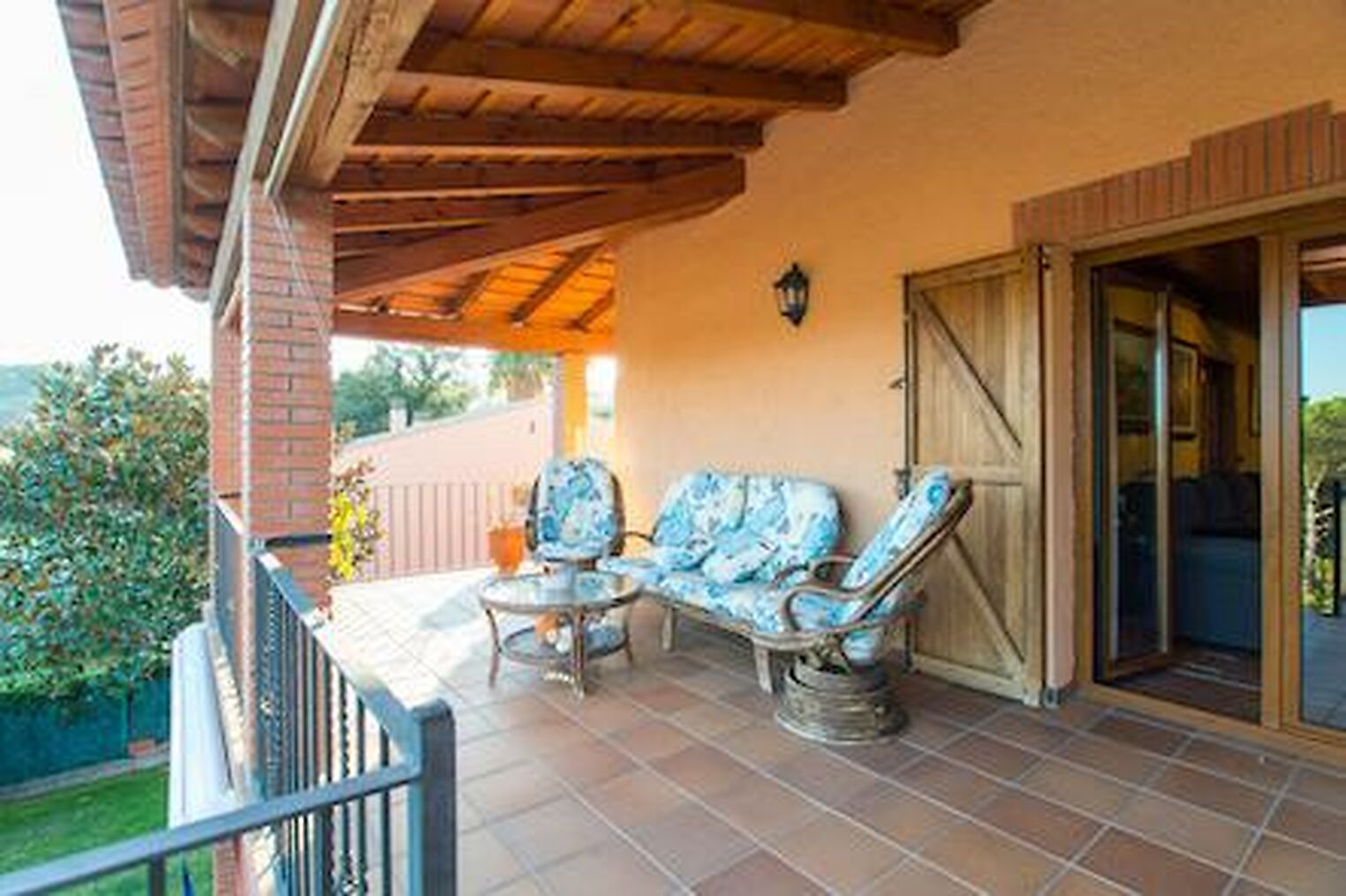 Superb, large detached villa, built to a very high standard, well maintained and close to the pretty village of Calonge and Playa de Aro.