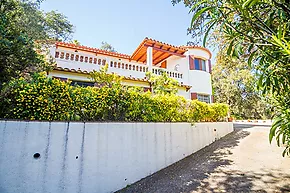 Lovely villa with sea views in Calonge