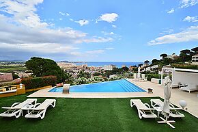 Casa de luxe amb increïbles acabats piscina i vistes a la badia de Palamós
