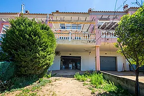 Townhouse to renovate in Platja d'Aro