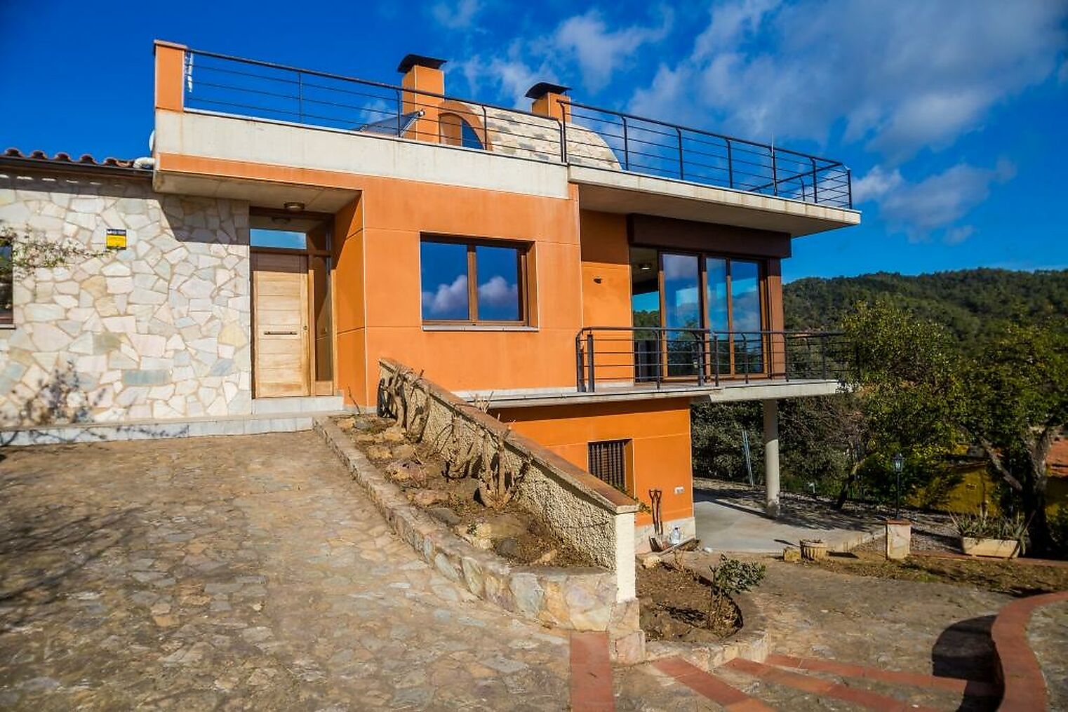 Gran casa independent amb vistes al mar