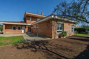 Beautiful villa in Vall-Llobrega