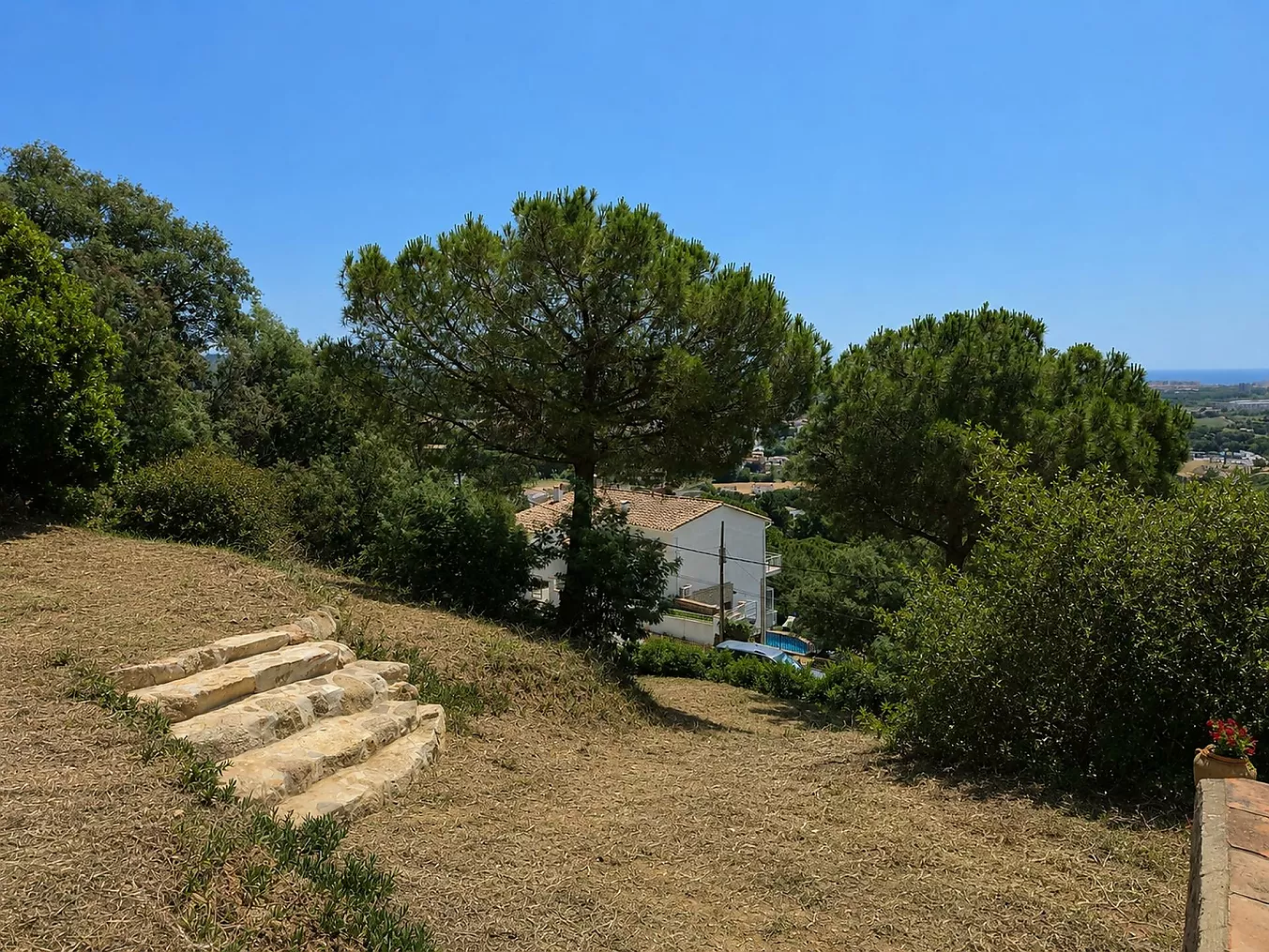 Parcel·la urbana de 852 m a Mas Ambrós (Calonge) amb vistes panoràmiques al mar.