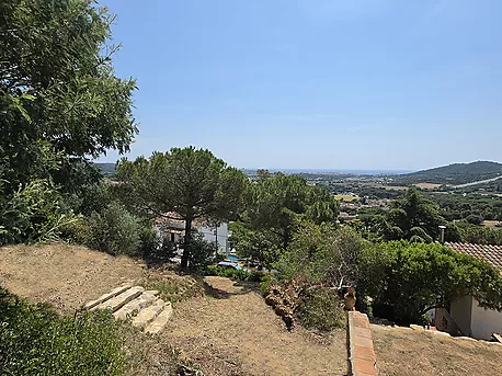 Parcel·la urbana de 852 m  a Mas Ambrós (Calonge) amb vistes panoràmiques al mar.