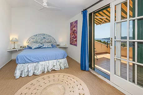 AVEC LICENCE TOURISTIQUE   Superbe maison avec vue mer à Llafranc