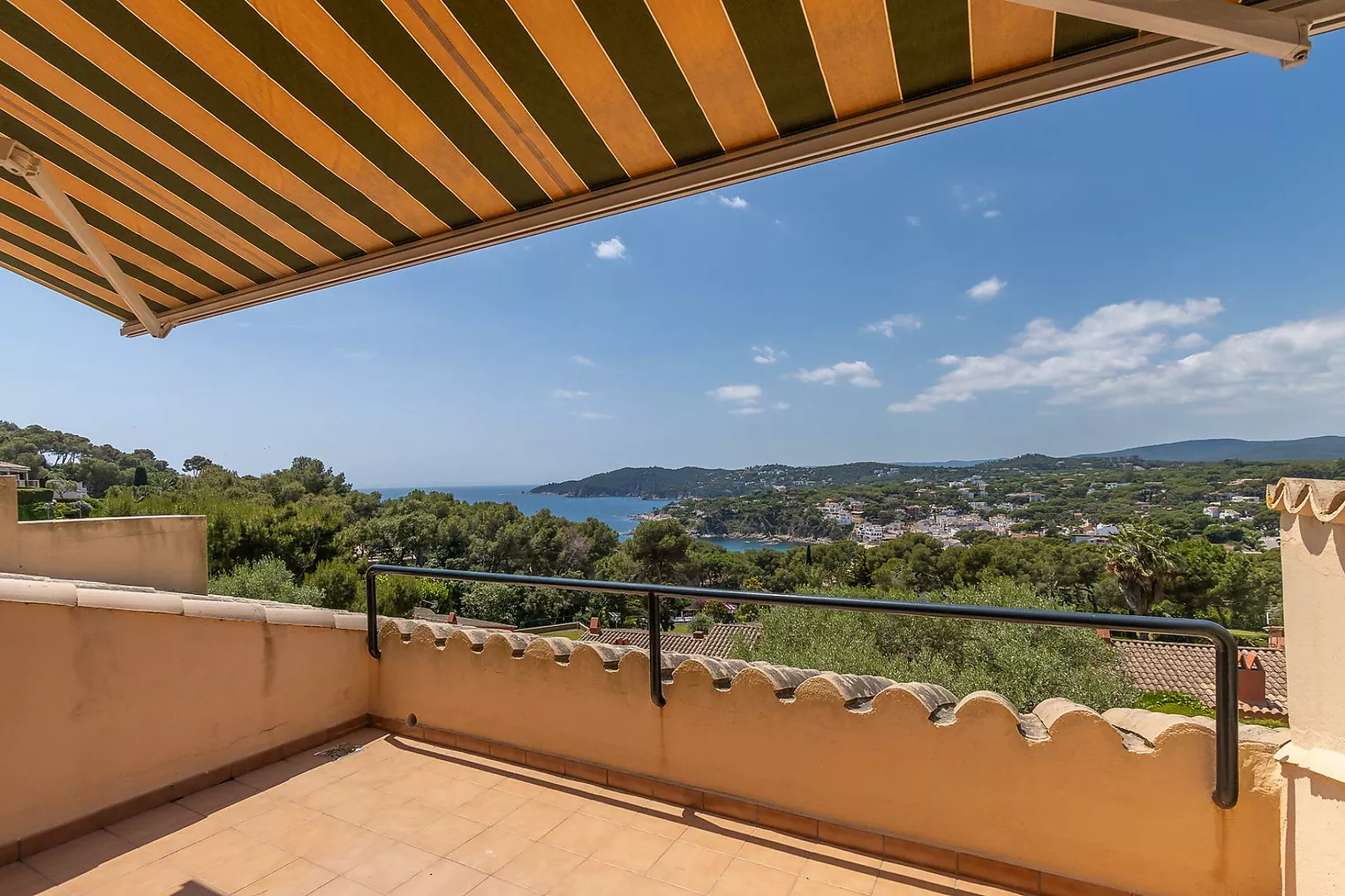 AVEC LICENCE TOURISTIQUE Superbe maison avec vue mer à Llafranc