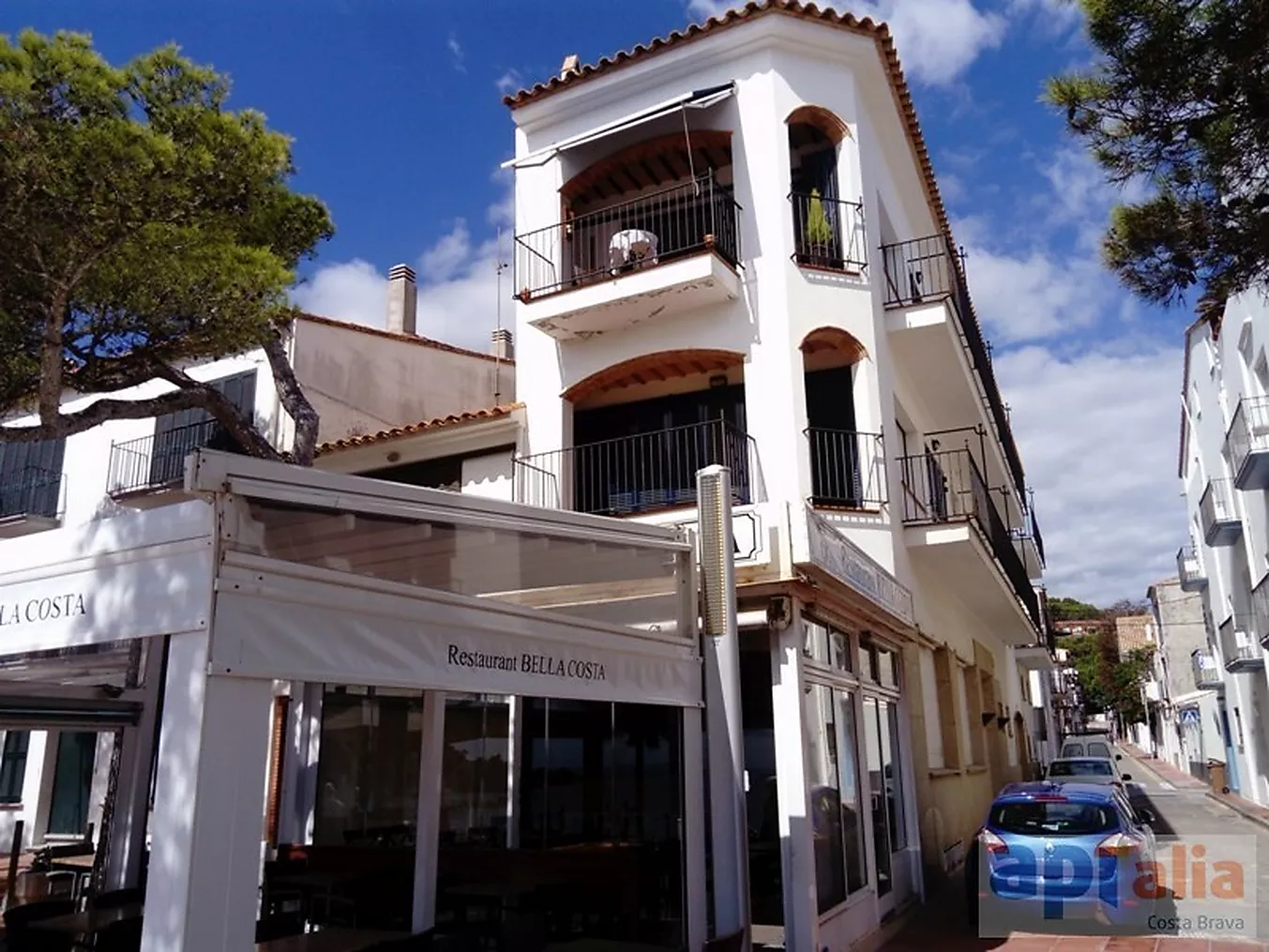 EXCLUSIVE APIALIA COSTA BRAVA, beachfront restaurant.