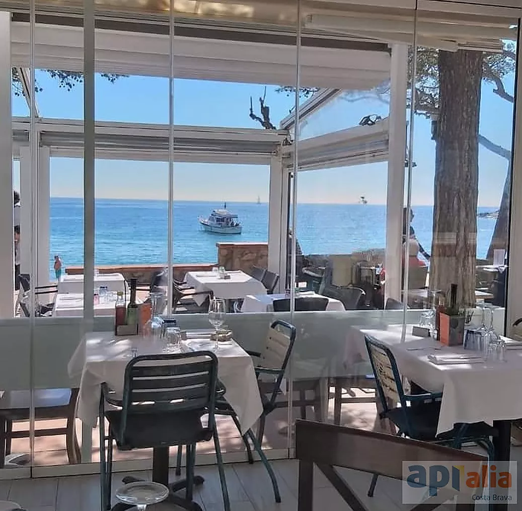 EXCLUSIVE APIALIA COSTA BRAVA, beachfront restaurant.