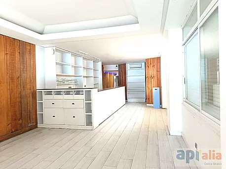 EXCLUSIVE APIALIA COSTA BRAVA, beachfront restaurant.