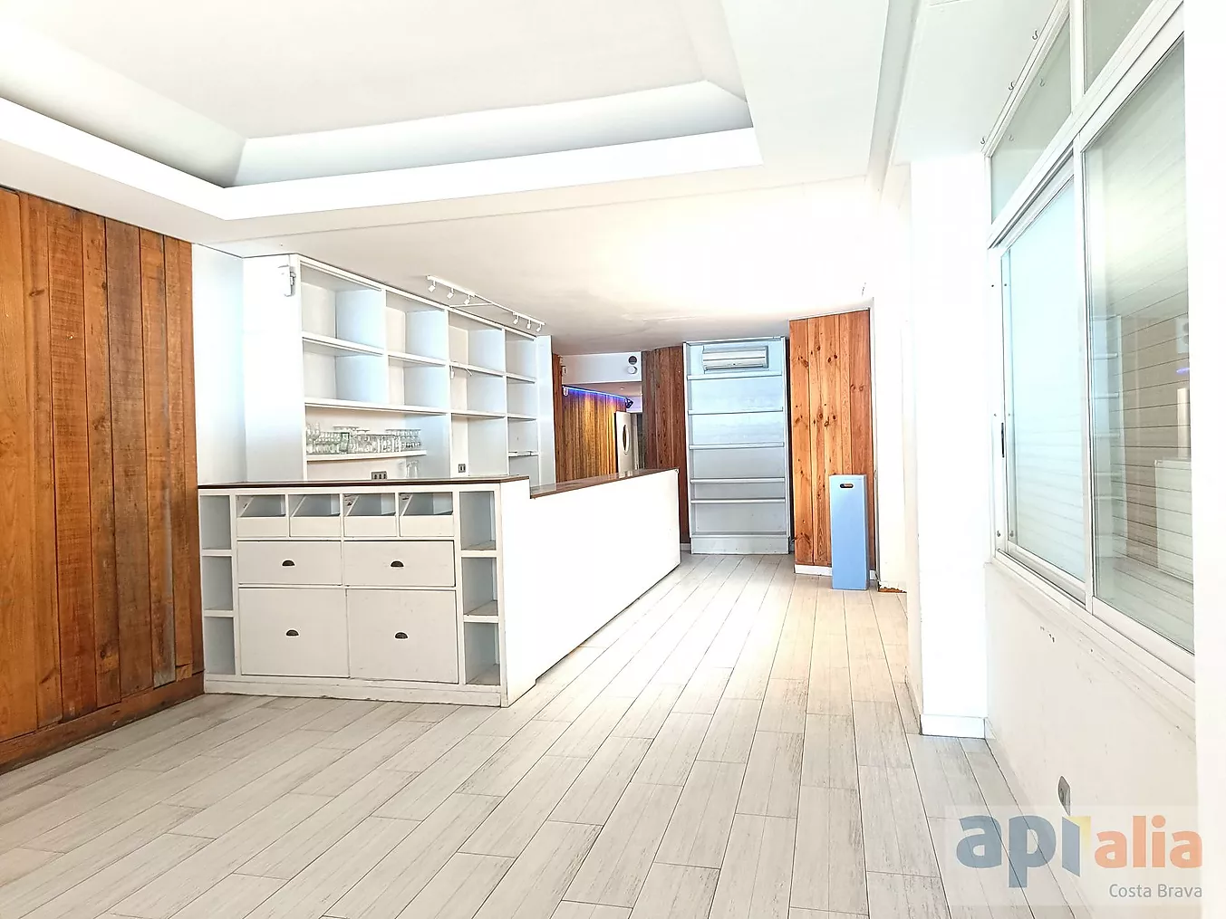 EXCLUSIVE APIALIA COSTA BRAVA, beachfront restaurant.