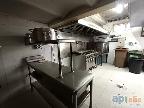 EXCLUSIVE APIALIA COSTA BRAVA, beachfront restaurant.