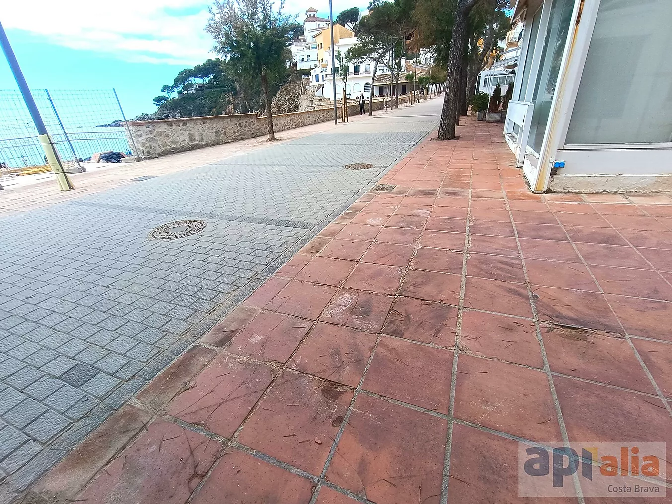 EXCLUSIVE APIALIA COSTA BRAVA, beachfront restaurant.