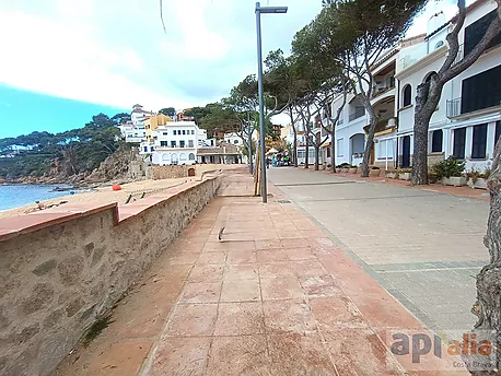 EXCLUSIVE APIALIA COSTA BRAVA, beachfront restaurant.
