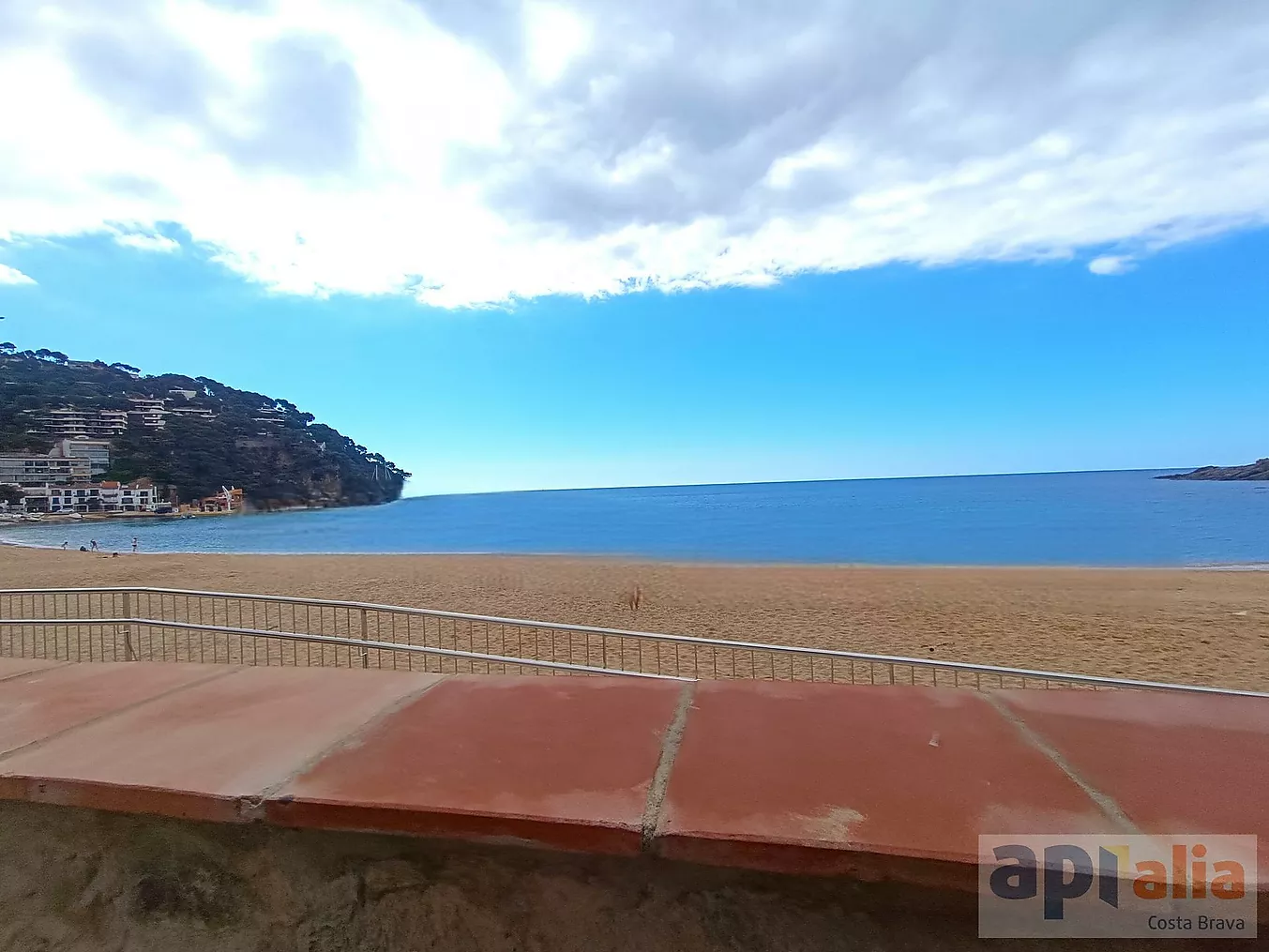 EXCLUSIVE APIALIA COSTA BRAVA, beachfront restaurant.