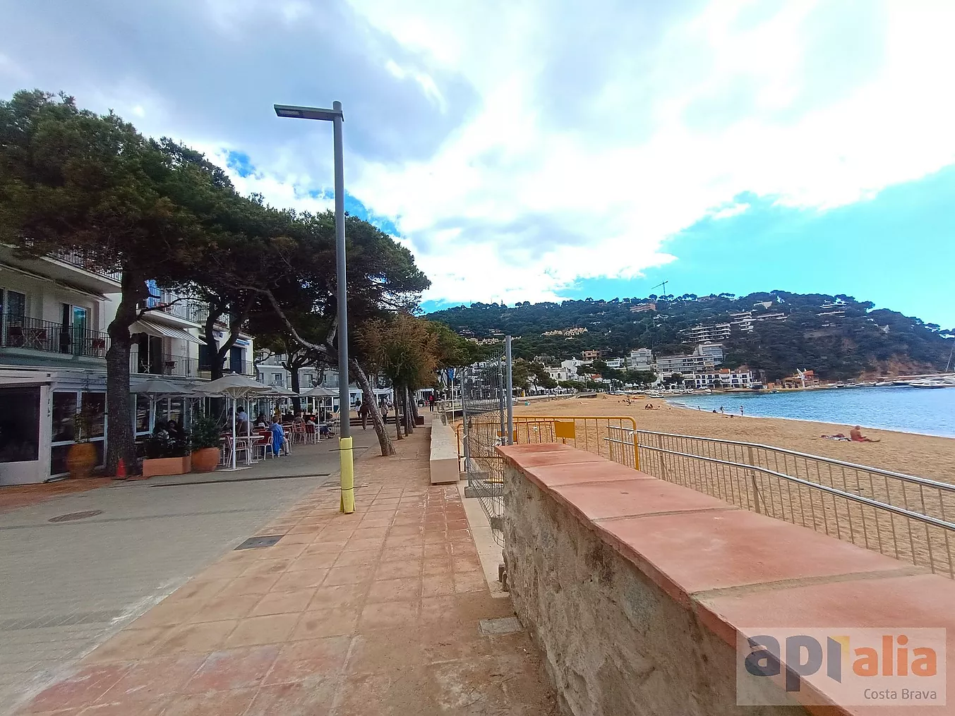 EXCLUSIVE APIALIA COSTA BRAVA, beachfront restaurant.