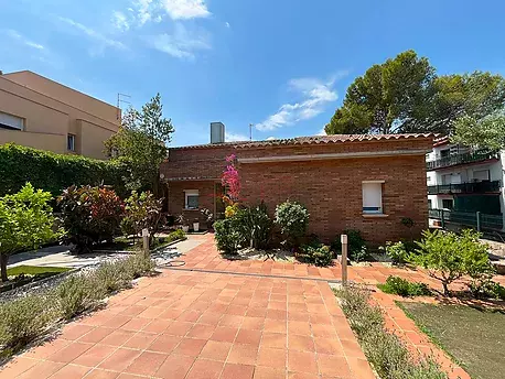 Villa for sale in Palamós