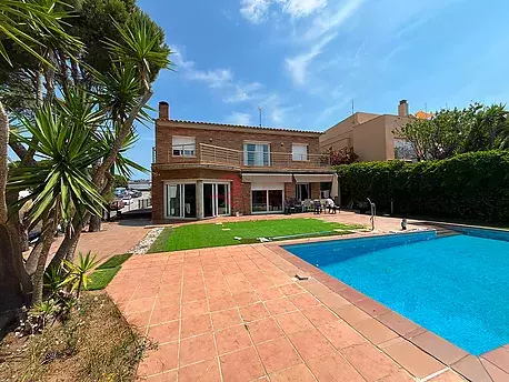 Villa for sale in Palamós