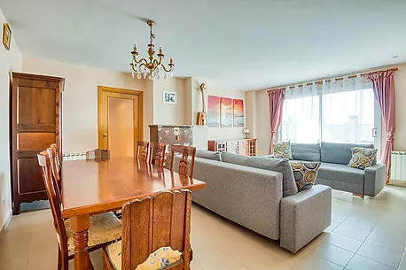 Appartement lumineux avec parking en hauteur.- Sant Feliu de Guíxols