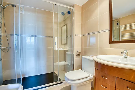 Appartement lumineux avec parking en hauteur.- Sant Feliu de Guíxols