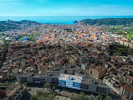 Appartement lumineux avec parking en hauteur.- Sant Feliu de Guíxols