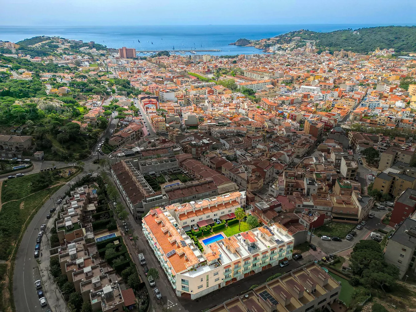 Maison mitoyenne avec terrasses et piscine.- Sant Feliu de Guíxols