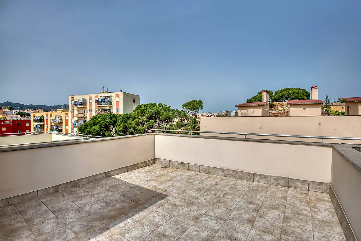 Maison mitoyenne avec terrasses et piscine.- Sant Feliu de Guíxols