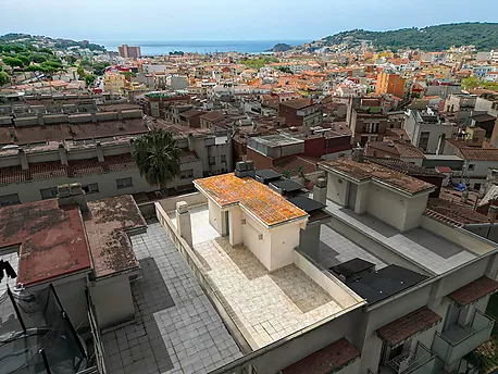 Maison mitoyenne avec terrasses et piscine.- Sant Feliu de Guíxols