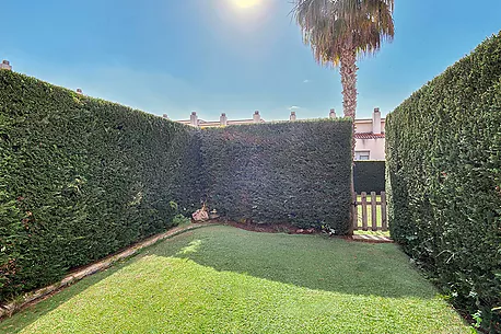 Maison mitoyenne avec terrasses et piscine.- Sant Feliu de Guíxols