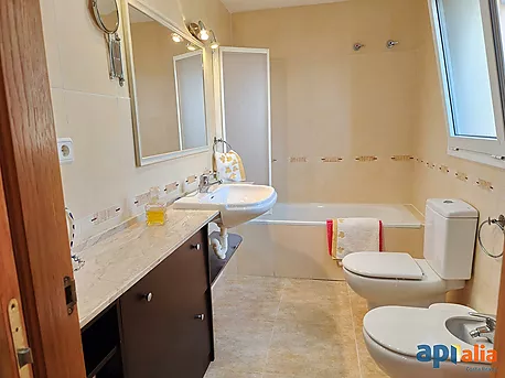 Villa with swimming pool for sale in Calonge