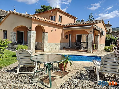 Villa with swimming pool for sale in Calonge