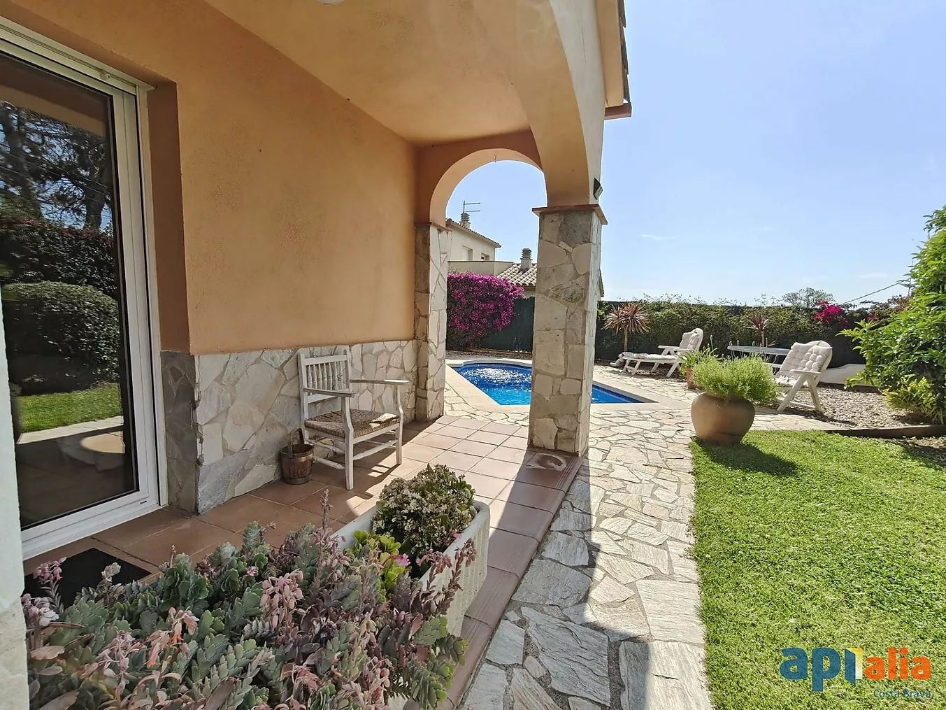 Villa with swimming pool for sale in Calonge