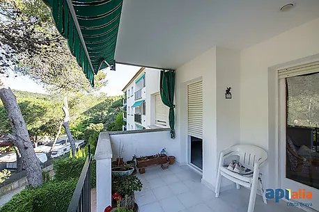 Apartament amb piscina i pista de tennis a 5 minuts de la platja de Tamariu