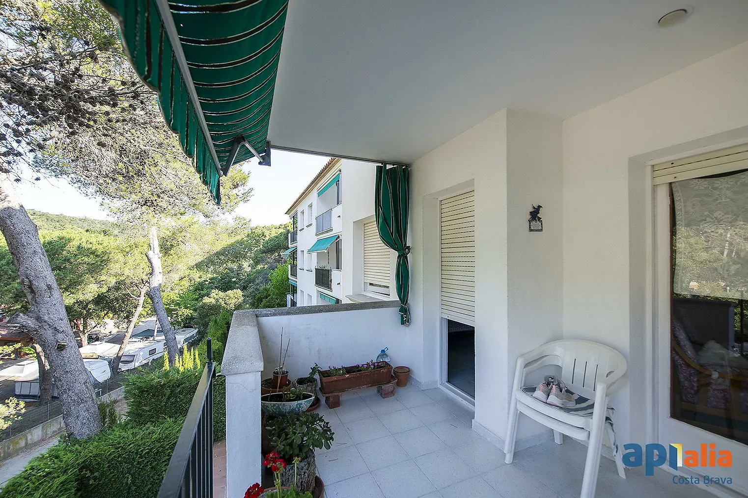 Apartament amb piscina i pista de tennis a 5 minuts de la platja de Tamariu