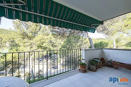 Apartament amb piscina i pista de tennis a 5 minuts de la platja de Tamariu