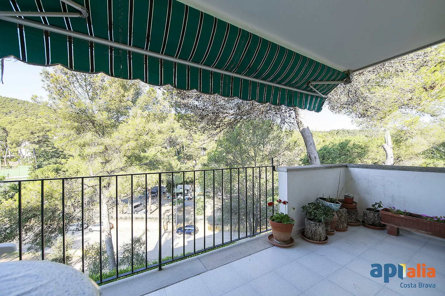 Apartament amb piscina i pista de tennis a 5 minuts de la platja de Tamariu