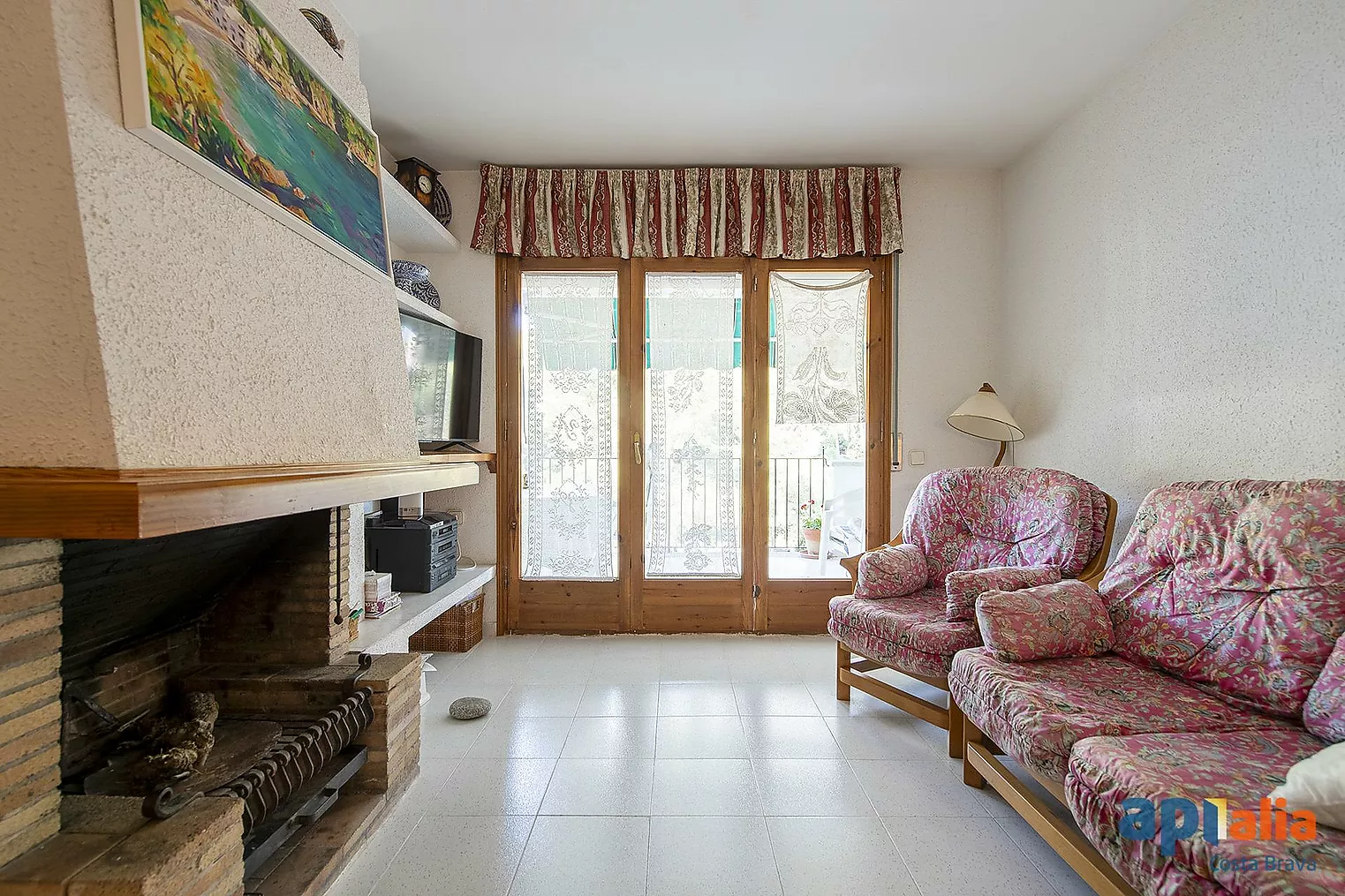 Apartament amb piscina i pista de tennis a 5 minuts de la platja de Tamariu