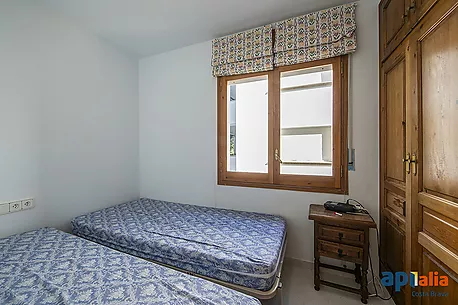 Apartament amb piscina i pista de tennis a 5 minuts de la platja de Tamariu