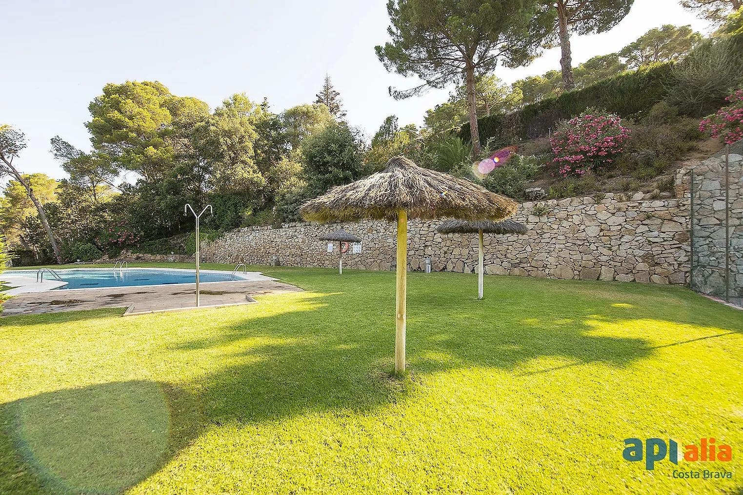 Apartament amb piscina i pista de tennis a 5 minuts de la platja de Tamariu