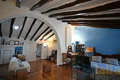 House for sale in Bellcaire d'Empordà