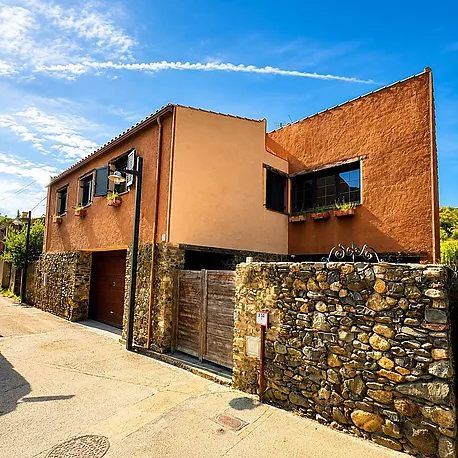 MAISON EXCLUSIVE DANS UNE URBANISATION IDYLLIQUE DE L ALT EMPORDÀ