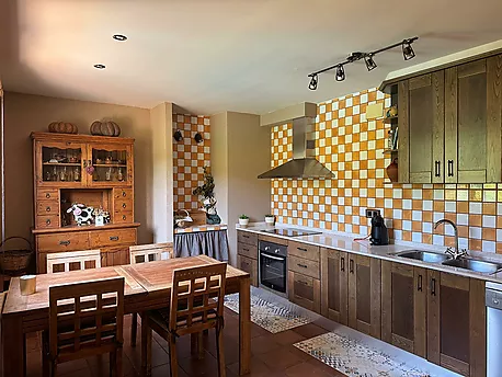 EXCLUSIVA CASA EN UNA IDÍLICA URBANIZACIÓN DEL ALT EMPORDÀ