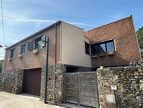 EXCLUSIVA CASA EN UNA IDÍLICA URBANIZACIÓN DEL ALT EMPORDÀ